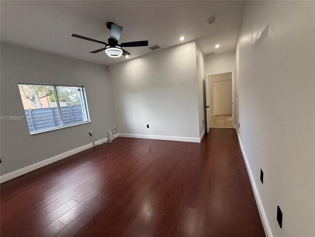 Photo - 1877 SW 155th Ave