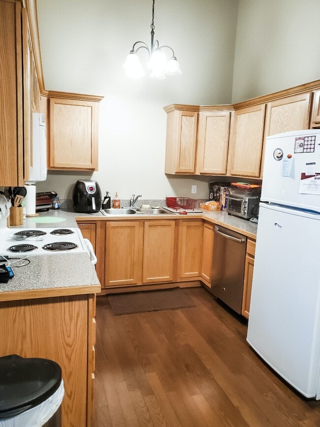 Photo - 1430 W Westbury Way Unidad L