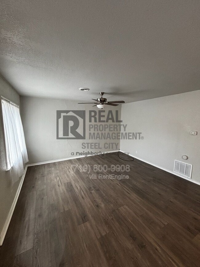 Photo - 1428 E Orman Ave