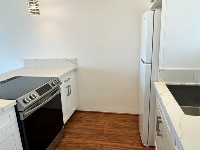 Photo - Updated 1-BR, 1-BA with 1-parking Unit 1905