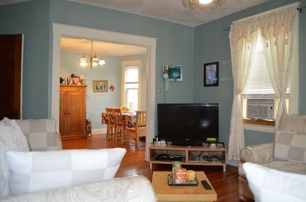 Photo - 19 Montfern Ave Unit 3