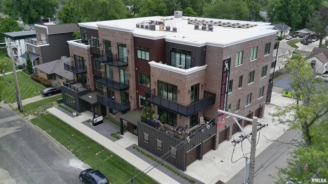 Photo - 1310 E Samuel Ave Apartment Unit 2F