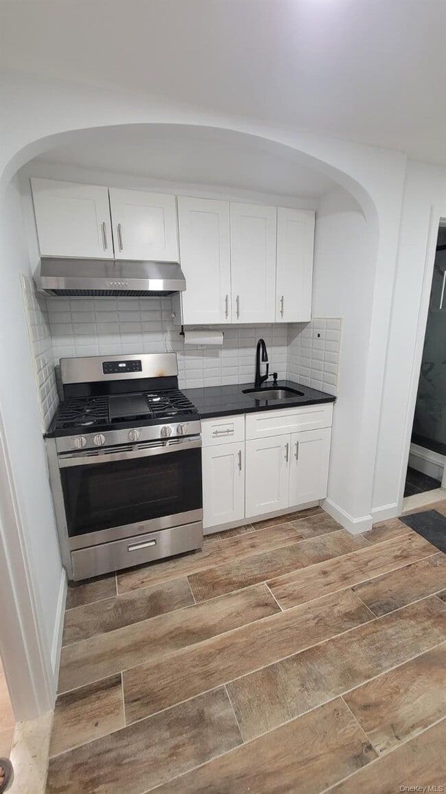 Photo - 60-24 Wetherole St Unidad 1