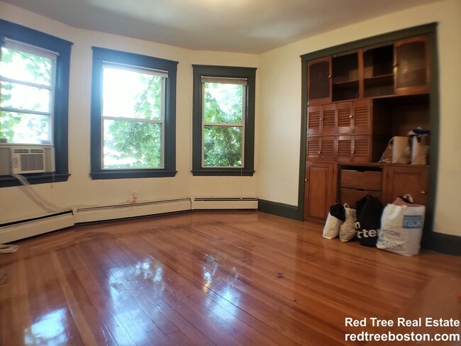 Building Photo - 785 Washington St Unit 1