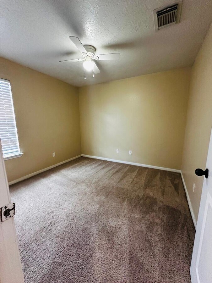 Photo - 6946 Paris St