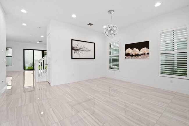 Photo - 1221 Faulkner Ter