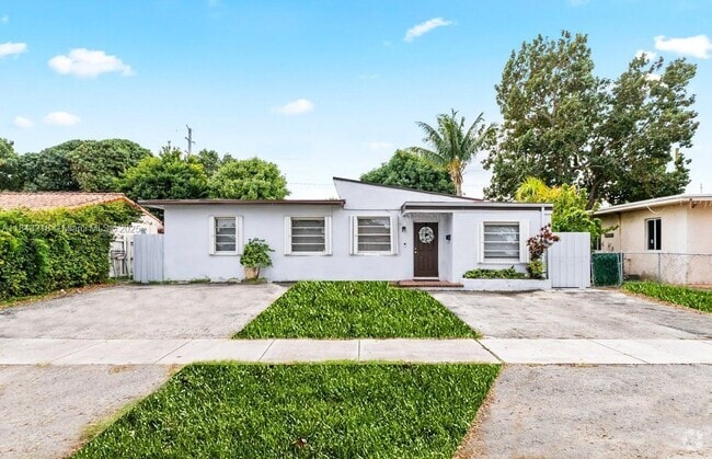 Building Photo - 6840 SW 3rd St Rental