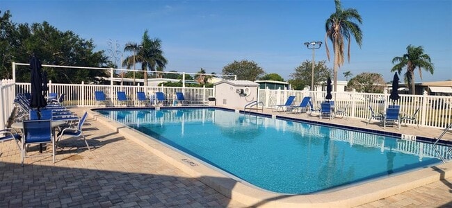 Photo - 373 Majesty Dr