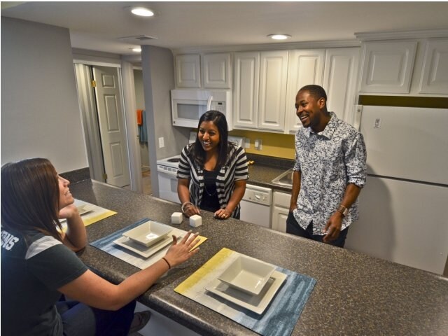 Photo - Campus Hill Apartments