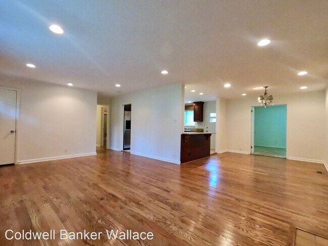 4 br, 3 bath House - 7112 Hampshire Drive