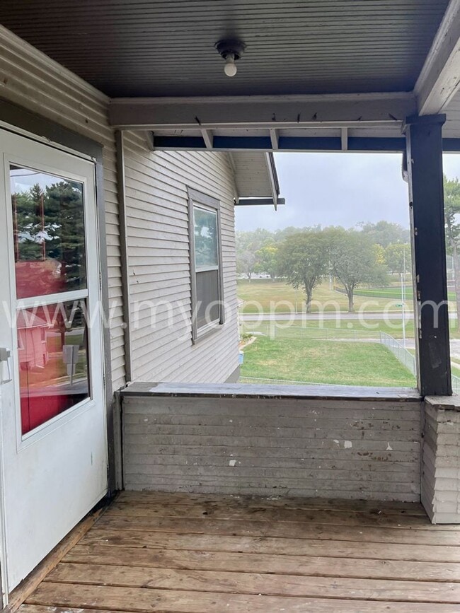 Photo - 2 Bedroom / 1 Bath Home Near Fontenelle Park!