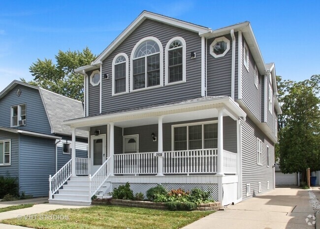 Building Photo - 6241 N Sayre Ave Unit North Sayre Rental