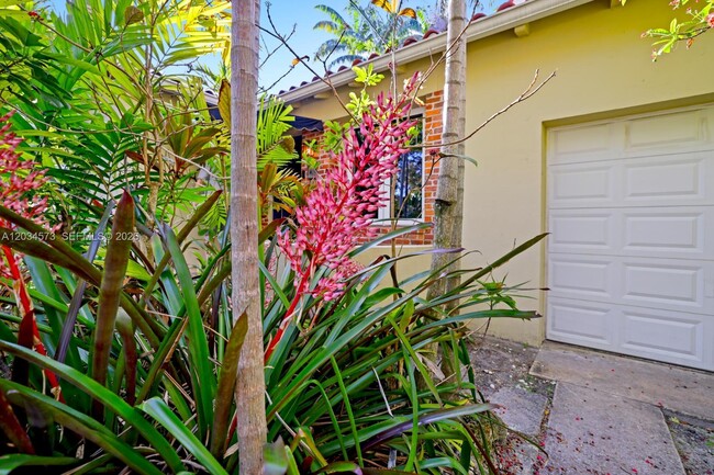 Photo - 720 NW 75th St