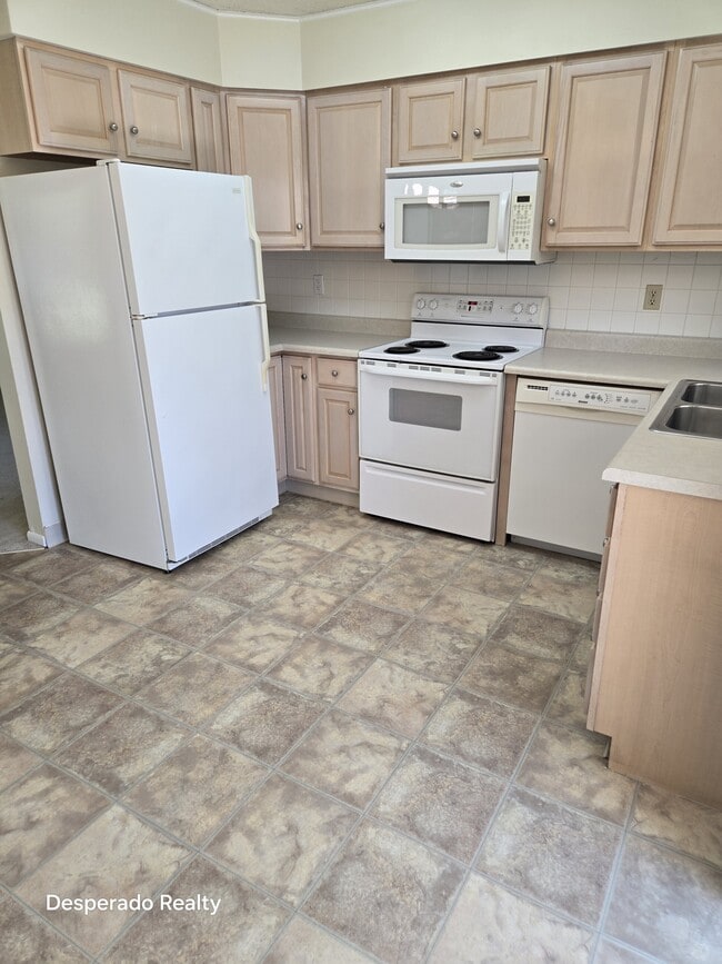 Photo - 414 E Thunderbird Dr