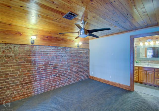 Photo - 716 Edwards St