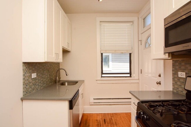 Photo - 2328 N Rockwell St Unit J00W