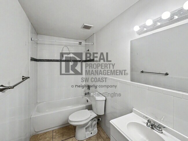 Photo - 772 Holmes Ave