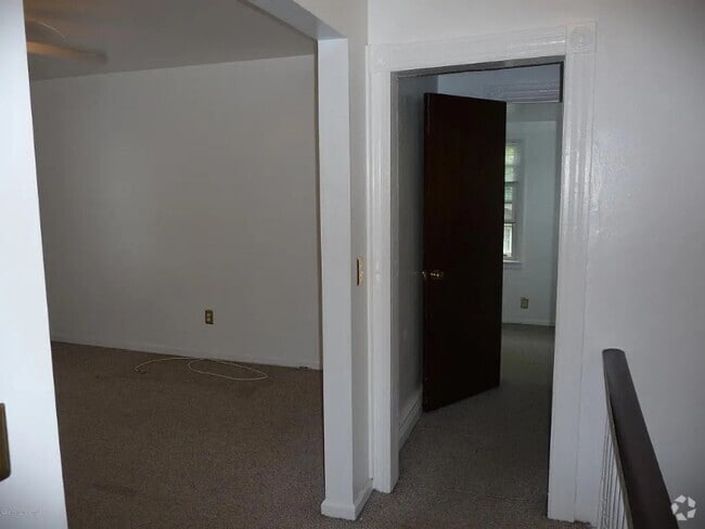 Building Photo - 37 Leighton Ave Unit B Rental
