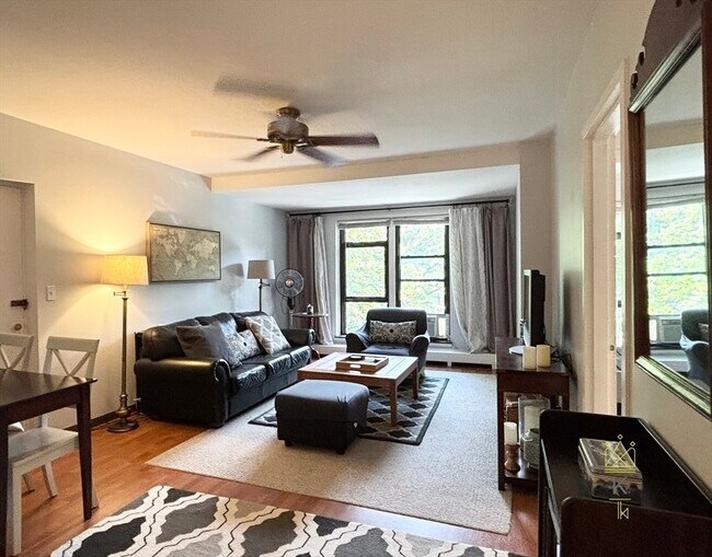 Building Photo - 6 Juniper St Unit 9 Rental