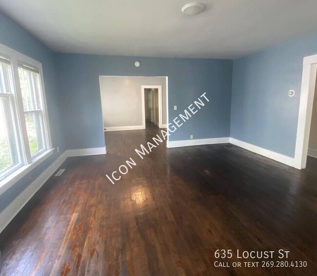 Photo - 635 Locust St