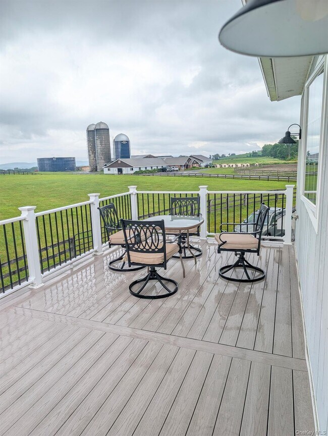 Photo - 139 Fox Hill Rd
