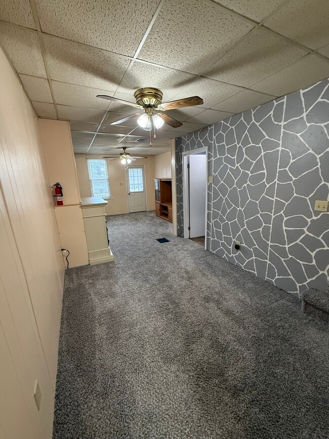 Sala de estar - 302 N Maple St