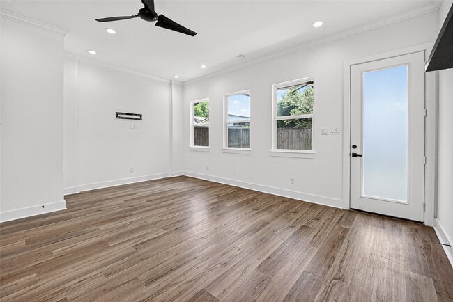 Photo - 7314 Avenue L