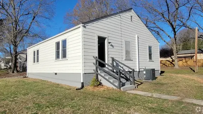 Building Photo - 707 Windsor St Unit 1BedroomApartment