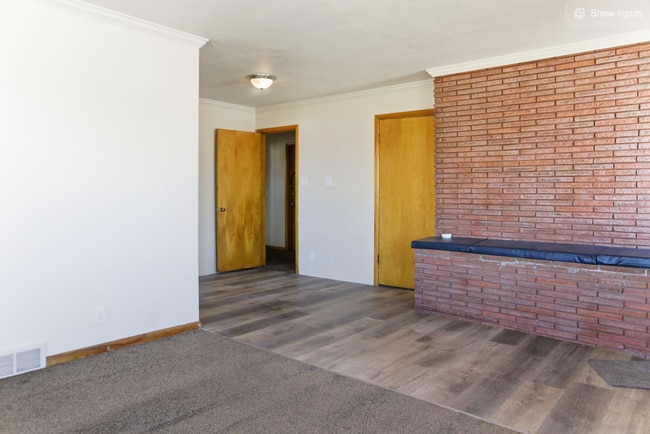 Photo - 466 E Center St