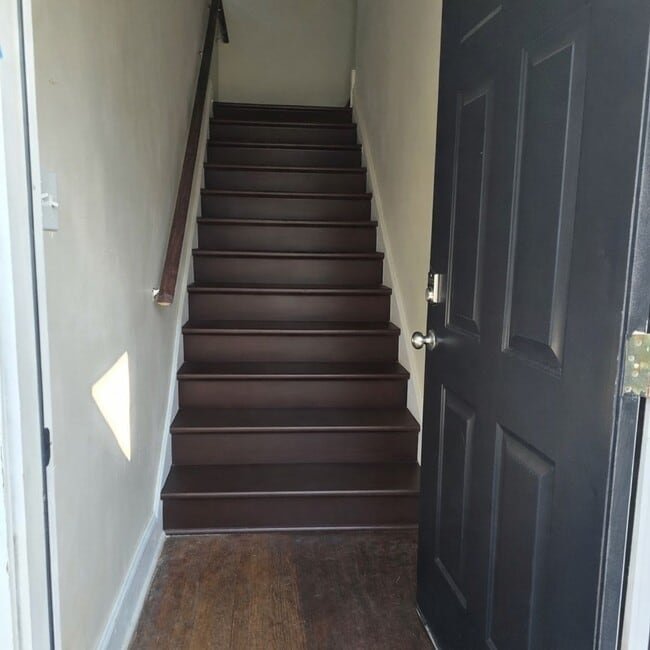 Photo - 711 Marine St