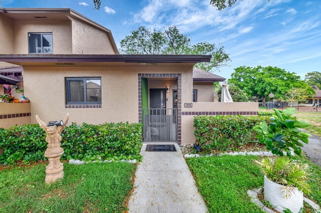 Photo - 2320 NW 37th Ave