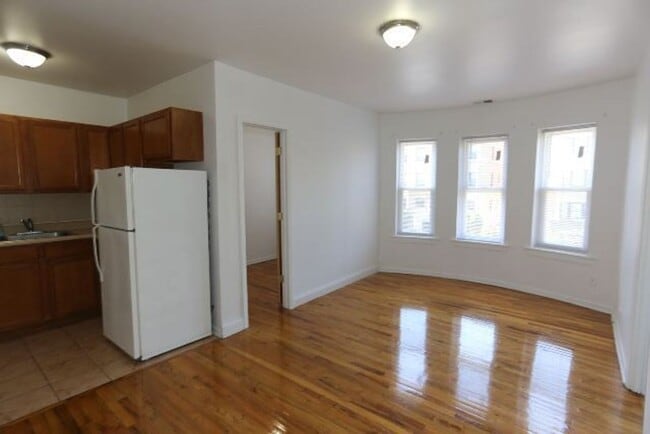 Photo - 4511 Malden St Unit 2B
