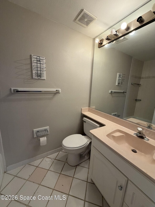 Photo - 2180 Country Club Dr Unit 208