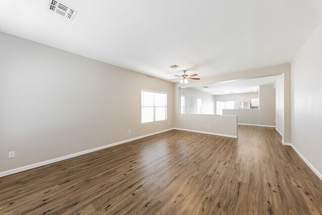 Photo - 2608 W Mobile Ln