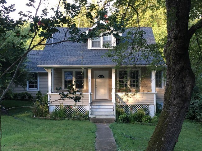 Photo - 1175 Valley St House