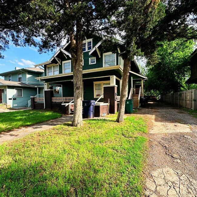 2224 NW 16th St Unit B