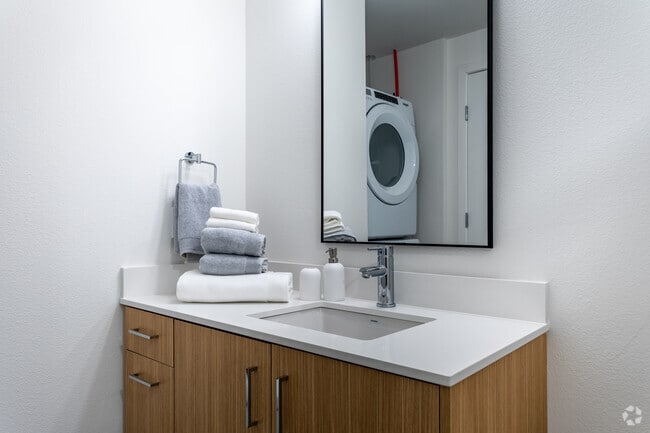 Open 1BR, 1BA - 515 SF