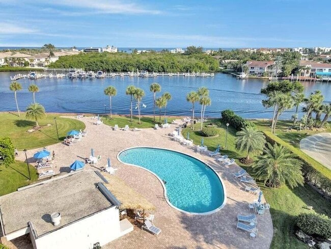 Photo - 859 Jeffery St Unit 506