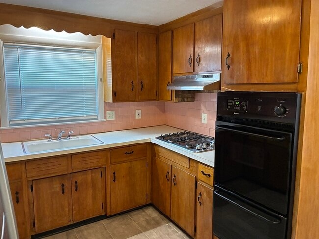 Photo - 70 W Selden St Unit 1
