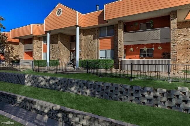 Photo - 2 br, 1 bath Condo - 1301 Park Place Blvd ...