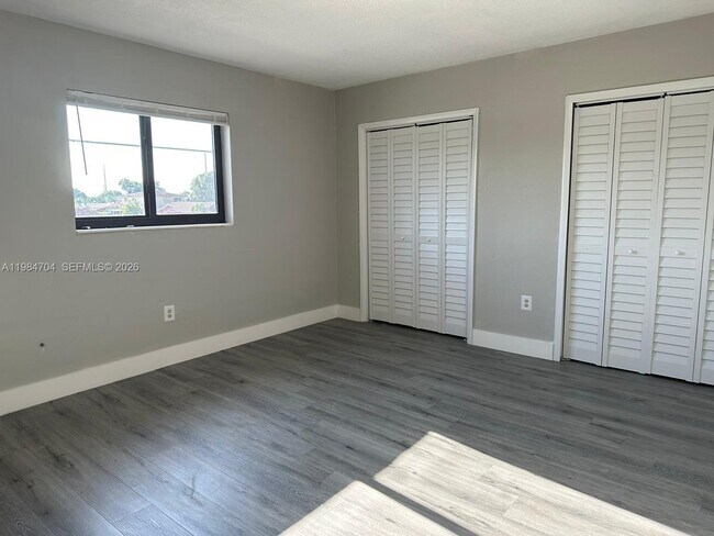 Photo - 805 W 30th St Unit 8