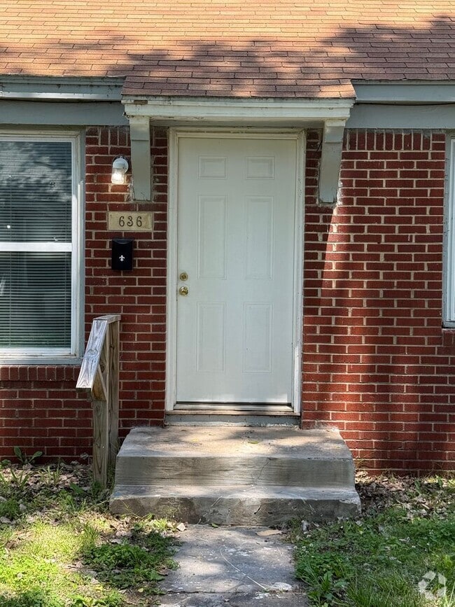 Building Photo - Bright & Spacious Studio Just Minutes from... Rental