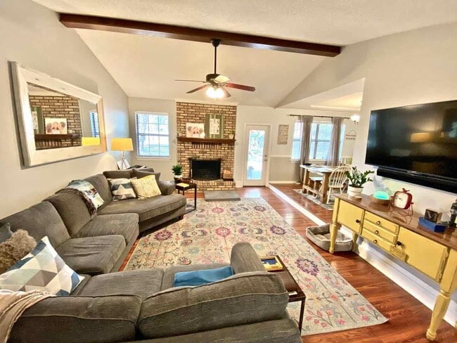 Photo - 520 Linden Ave