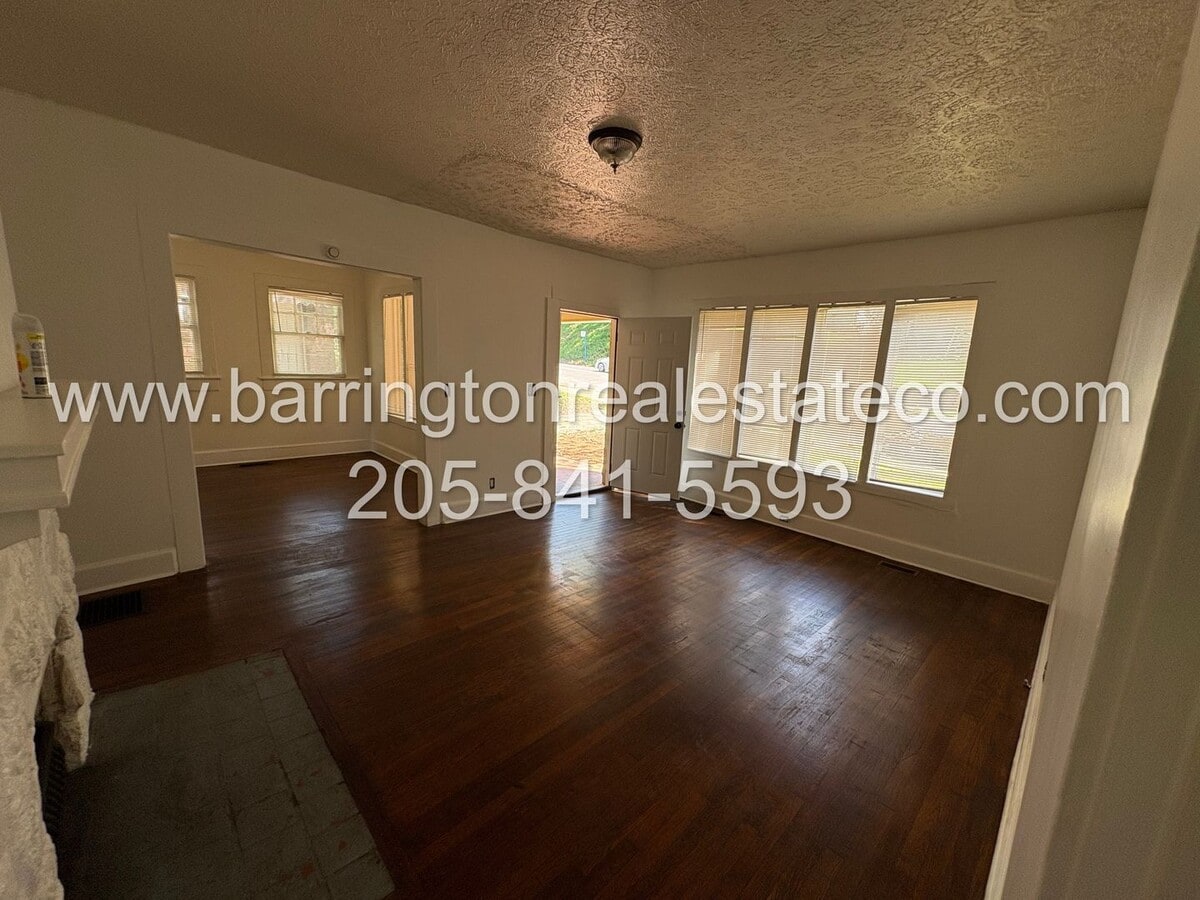 Photo - 1642 Graymont Ave W