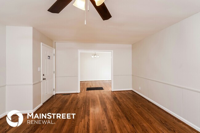 Photo - 2401 4th St NE