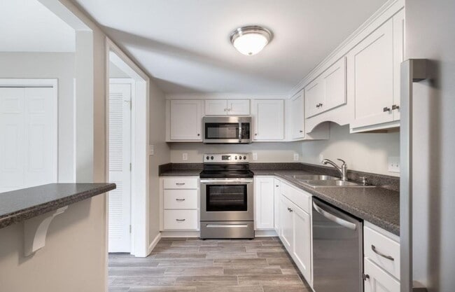 Photo - 3 Bedroom || 2.5 Bathroom - Townhome