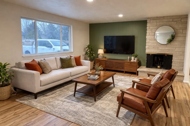 Building Photo - Brand New Remodel Central Bench Home