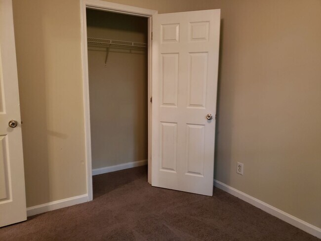 Photo - Cul-de-sac home ready to move in!