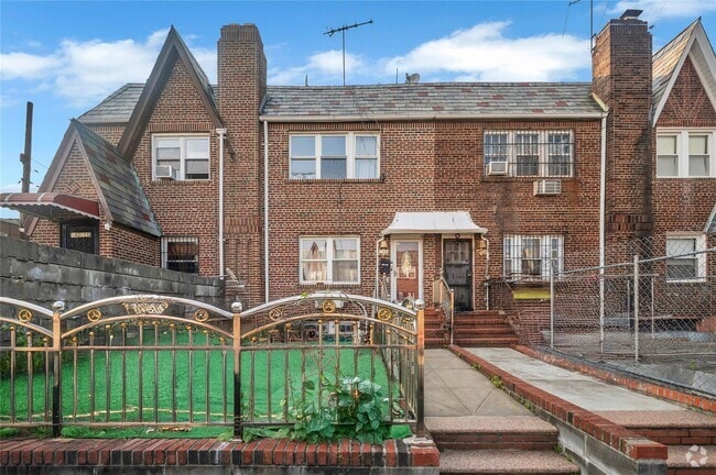 Building Photo - 140-13 Mulberry Ave Rental