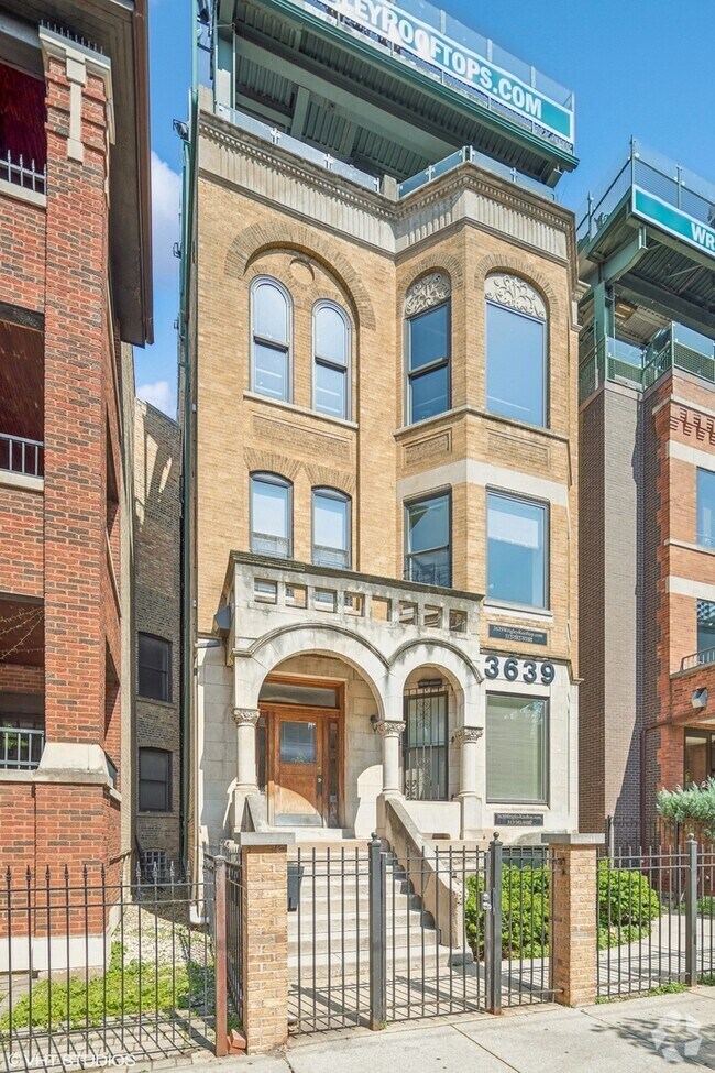 Building Photo - 3639 N Sheffield Ave Unit 1 Rental